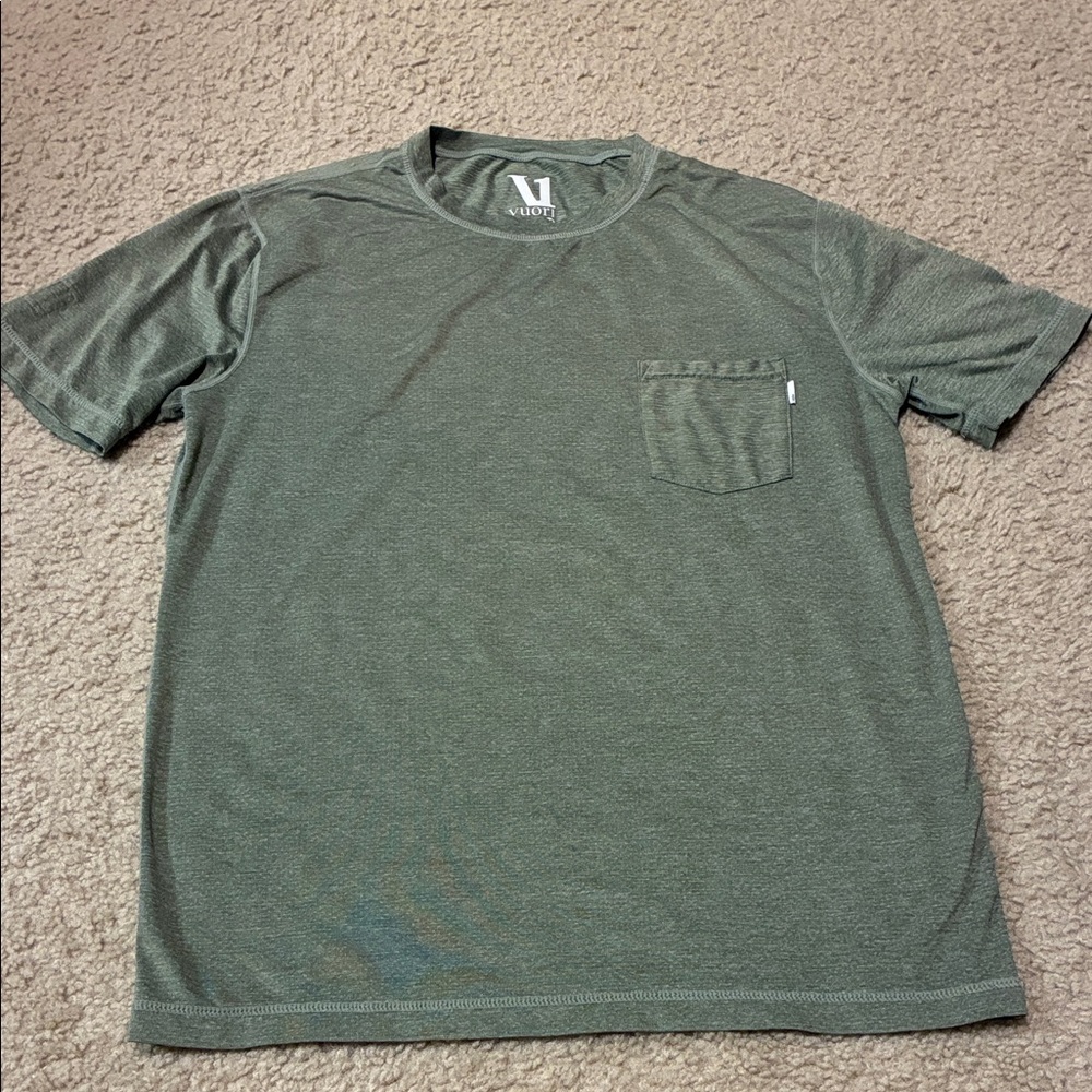 Vuori Tradewind Performance T-shirt in Heathered Green Short Sleeve
